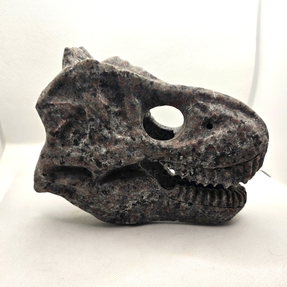 Dinosaur Skull Large Yooperite UV Glow